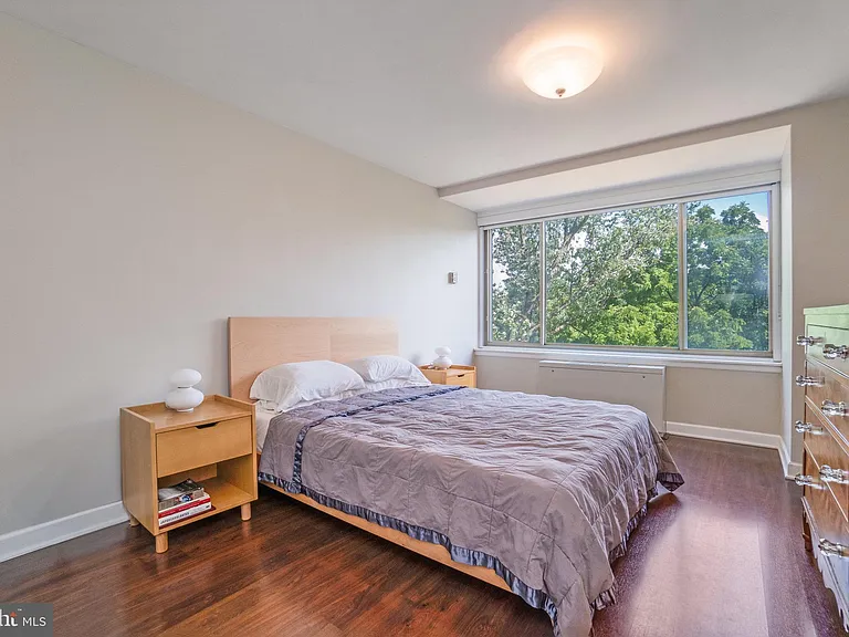 1210 N Taft St #504 — Photo 13