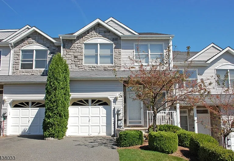125 Springhill Dr — Photo 1