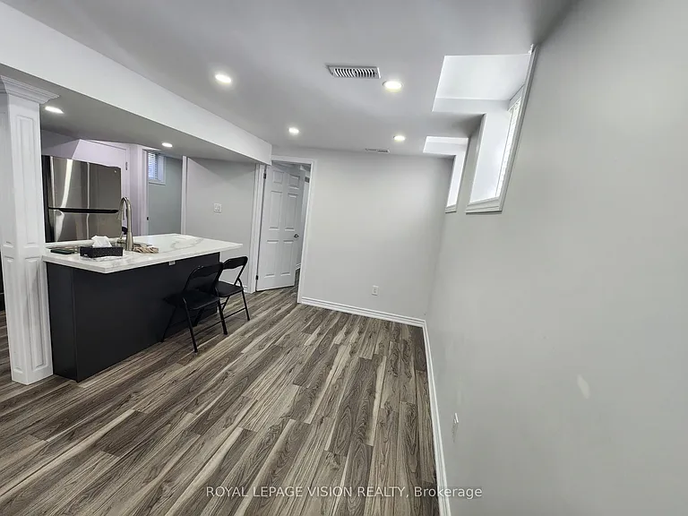 125 Hearne Cres — Photo 8