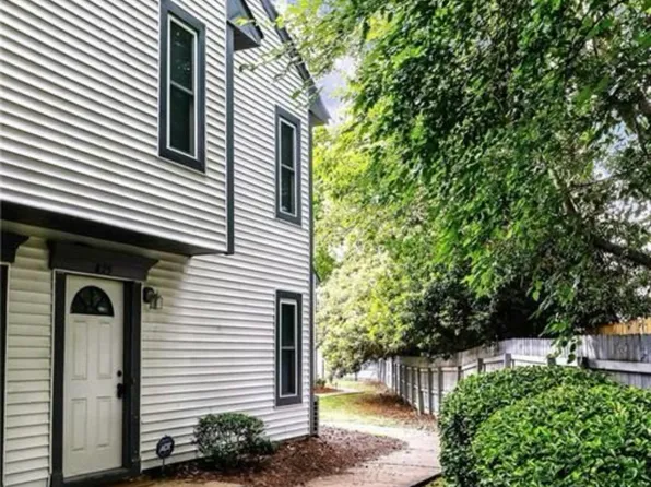 825 Zircon Ct, Virginia Beach, VA 23462