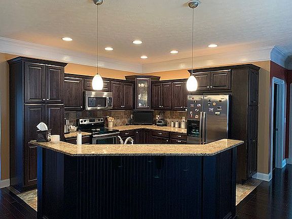 5th image of 718 Vanderbilt Dr