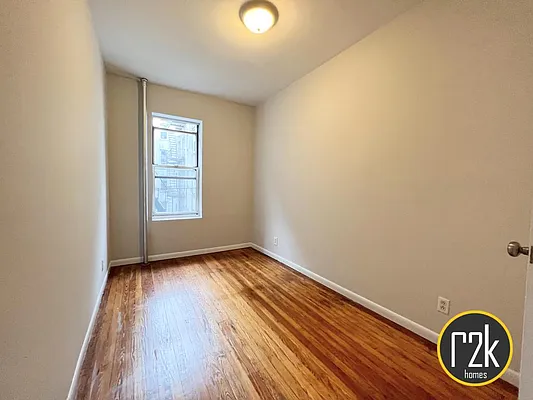 Rented by Realty 2000 Corp | media 11