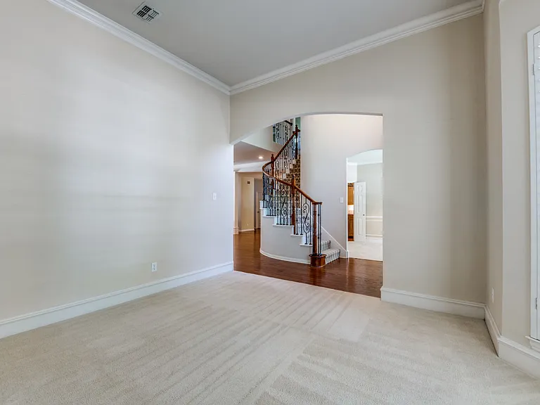 6428 Glenhollow Dr — Photo 8