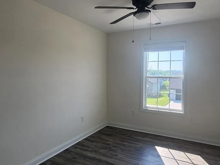 929 Olympic Ct — Photo 23
