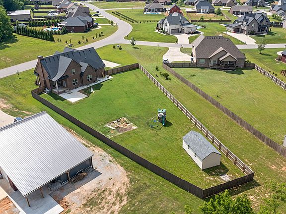 2nd image of 1975 Winsome Ln