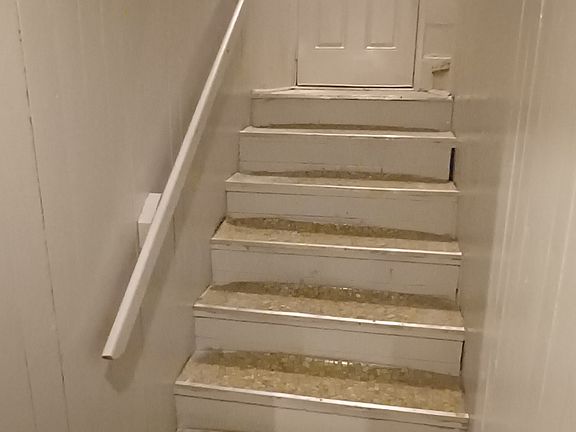 4th image of 2126 Robinwood Ave