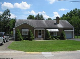 54 Boggess St, Buckhannon, WV 26201