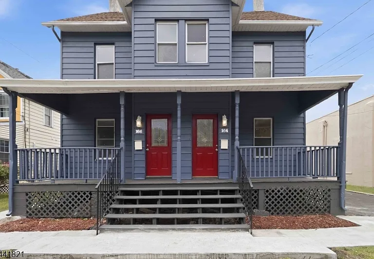 166 E Blackwell St — Photo 1