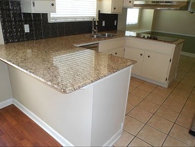2nd image of 3215 Vine Dr