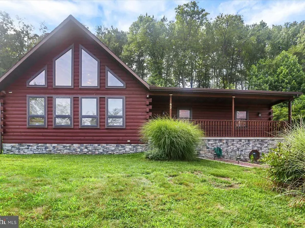 62 Lakefront Dr, Pine Grove, PA 17963