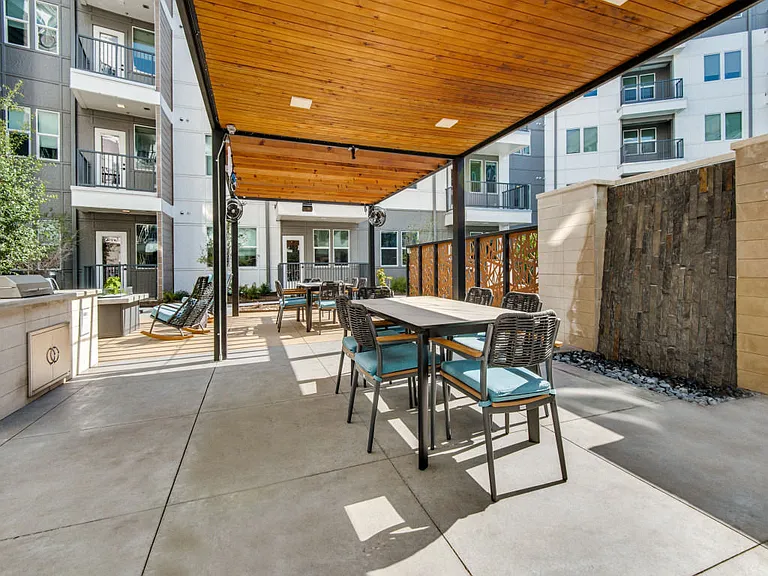 880 LYN — Photo 74
