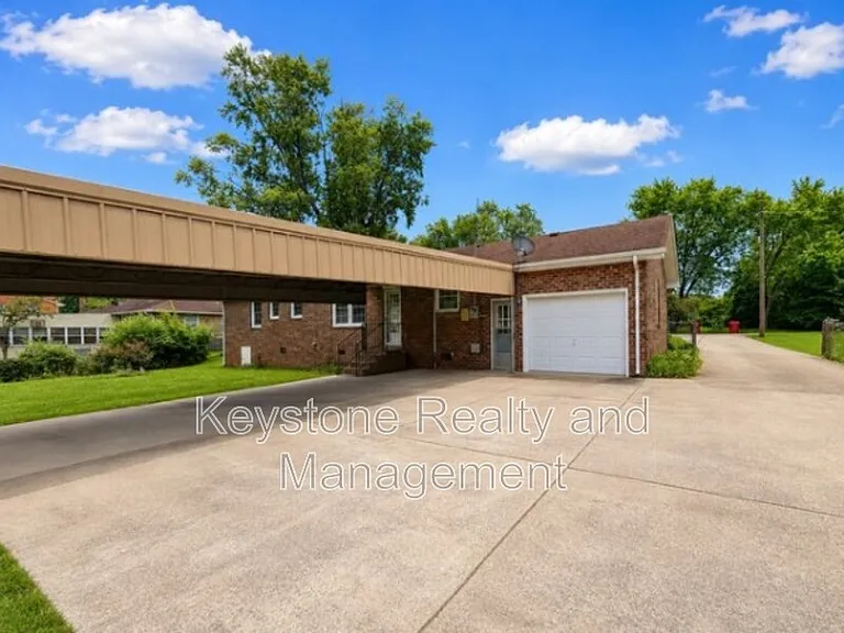 2111 Fleming Rd — Photo 12