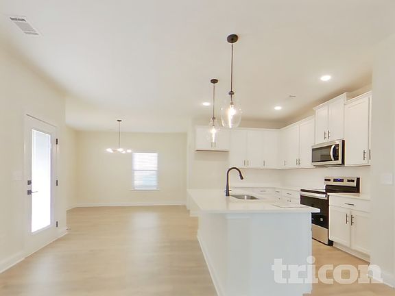 5th image of 615 Cantrell Dr