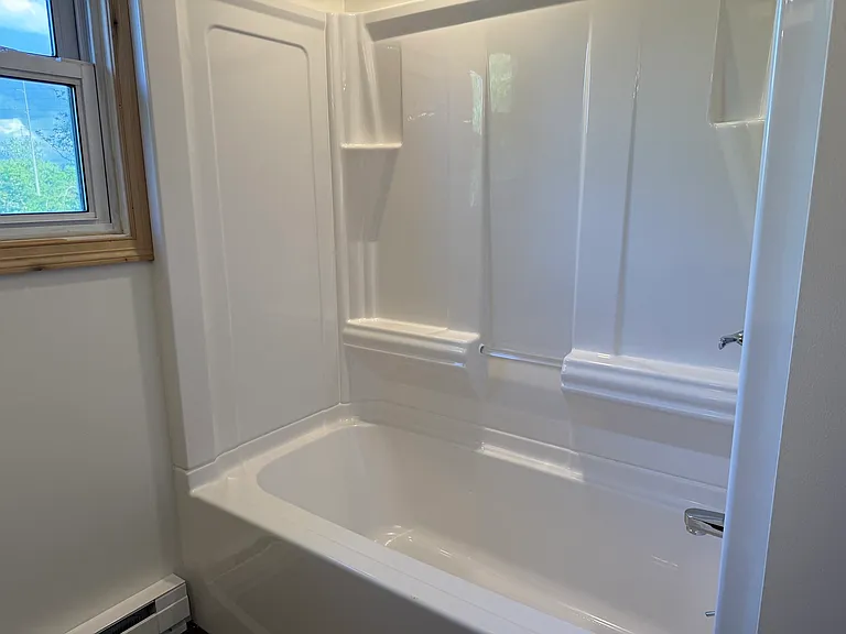585 Burncoat St — Photo 25