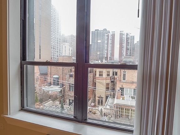 2nd image of 1425 N Dearborn St #D1