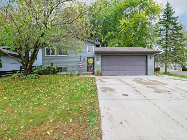 2349 Carlsbad Plz, Woodbury, MN 55125