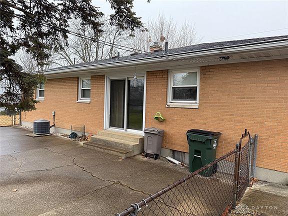 5th image of 422 Clara Dr