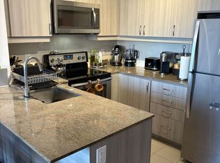 9199 Yonge St #402, Richmond Hill, ON L4C 1H7