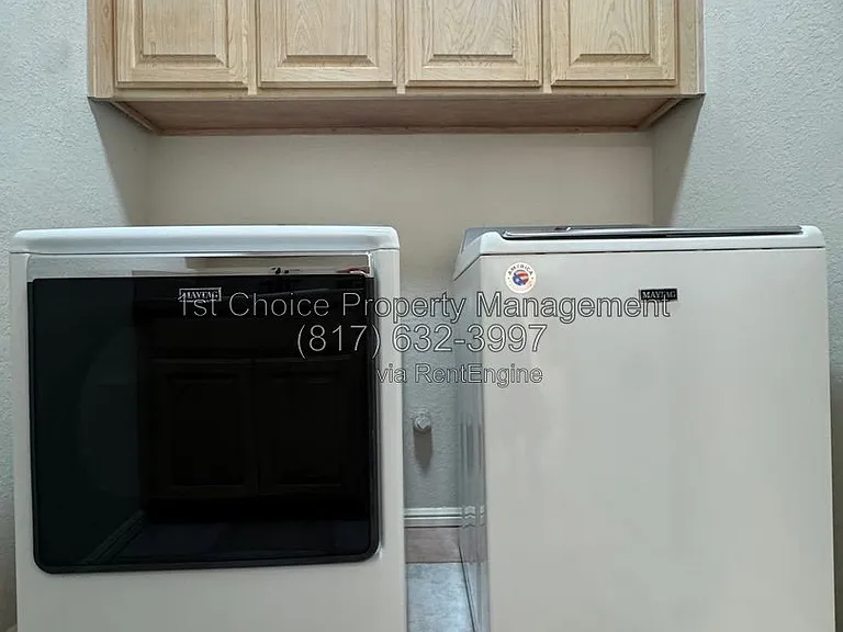 6376 Newport Ct — Photo 18