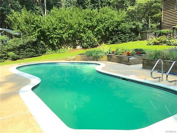 5th image of 402 Lake Caroline Dr