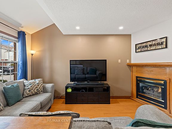 4th image of 20 Kernohan Pkwy #1