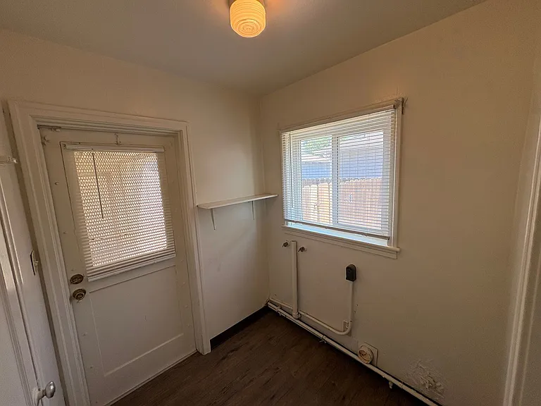 1216 N Conyer St — Photo 21