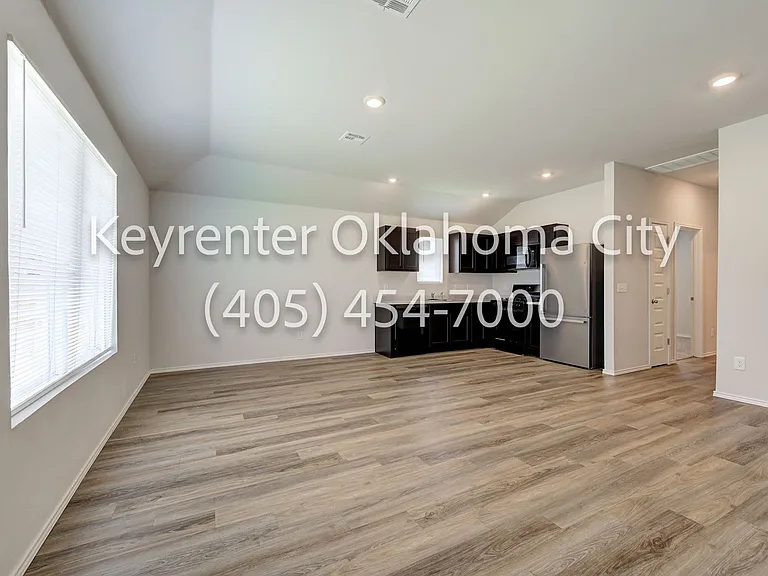2024 Carrol St — Photo 10