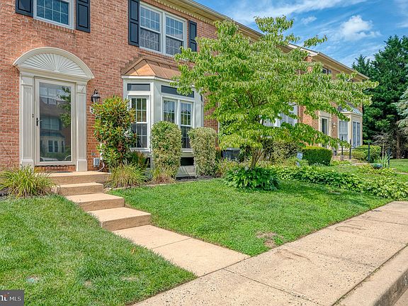 3rd image of 1360 Merry Hill Ct