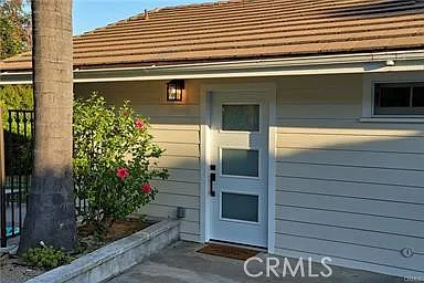 214 Sierra Madre Blvd — Photo 2