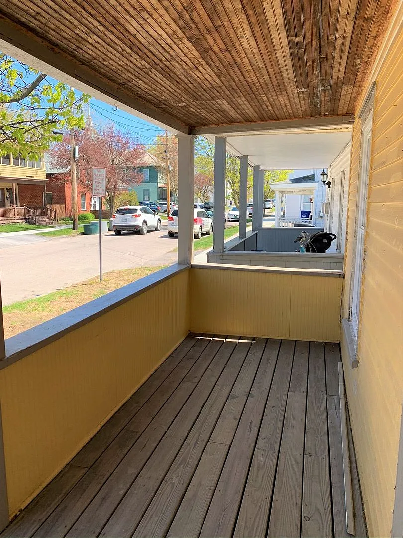 13 Peru St, Burlington, VT | Renovated 3 Bedroom House Near UVM & Downtown | June 2027 — Photo 4