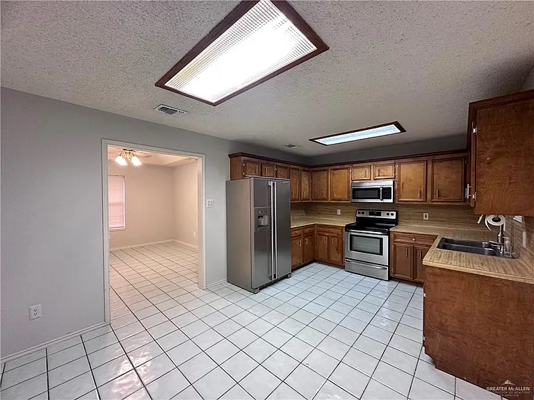 601 Kennedy Ave — Photo 8