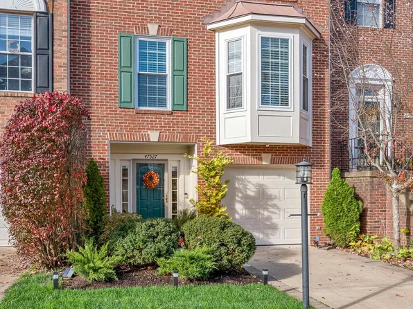 47527 Sharpskin Island Sq, Sterling, VA 20165