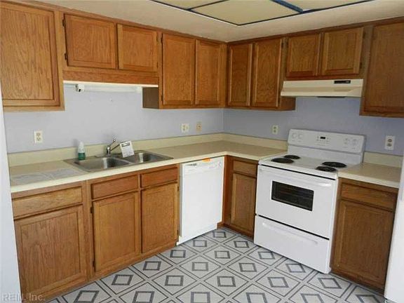 5th image of 3845 Chimney Creek Dr