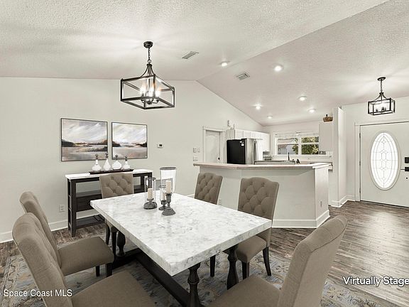 5th image of 449 Gilbert Dr NE