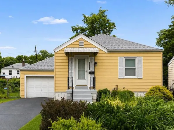 3557 Saint Joachim Ln, Saint Ann, MO 63074
