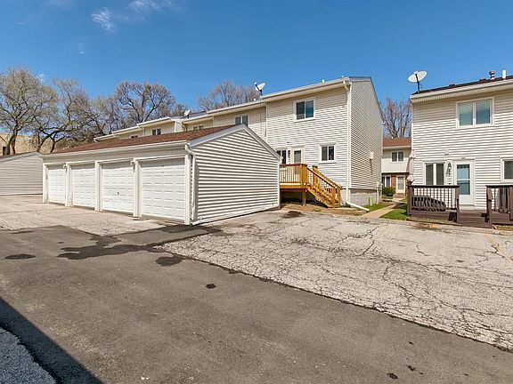 4th image of 226 Holiday Cir #43