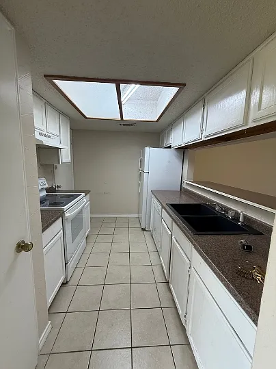 2636 Gwendolyn Ln #A — Photo 3