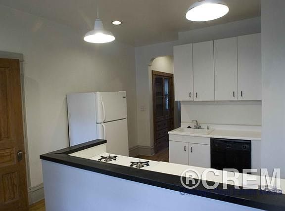 4th image of 1252 W Webster Ave #1
