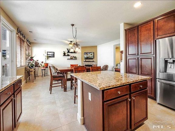 Kitchen (fridge included)