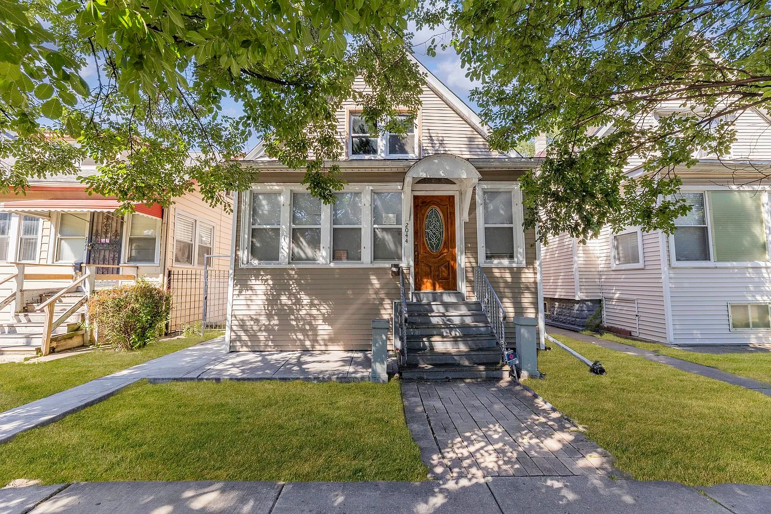 2044 N Narragansett Ave photo 1