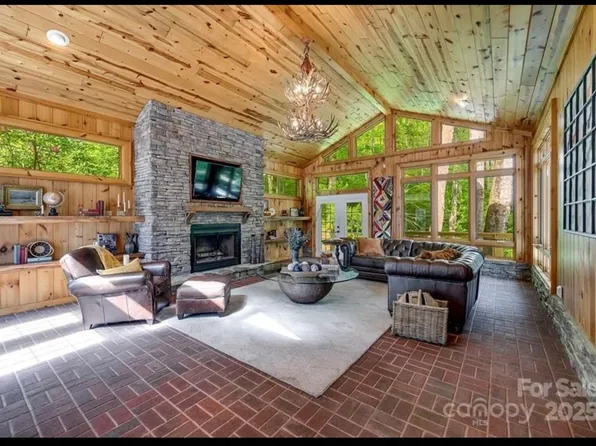 87 Old Cabin Cv, Sylva, NC 28779