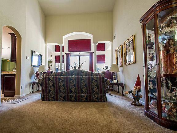 3rd image of 450 Woodhaven Pl