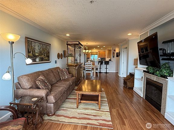 5th image of 2815 Willows Road #230