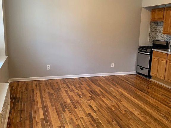 4th image of 941 Fulton St APT 1F