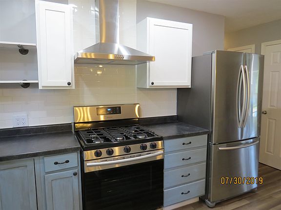 4th image of 12 Kennedy Ln
