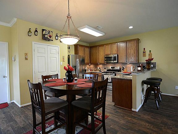 4th image of 14567 Bergenia Dr