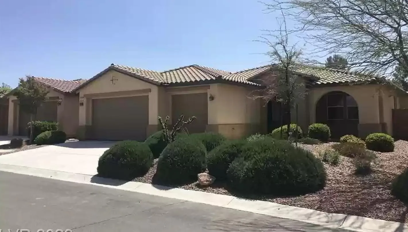 5721 E Ailanto Ave — Photo 1