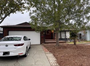 1211 Spruce Ln, Davis, CA 95616