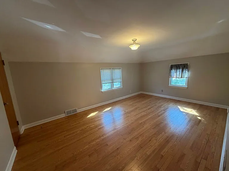 532 Gilbert Ave — Photo 7