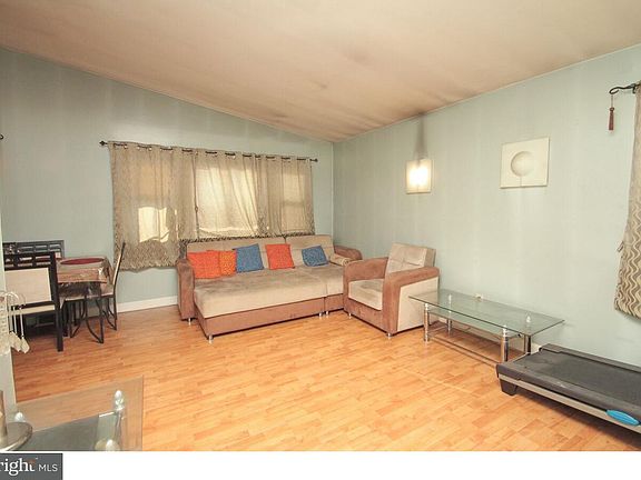 2nd image of 713 Sanford St